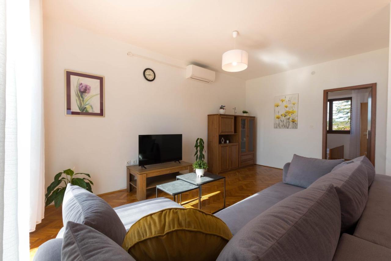Mia Apartment
